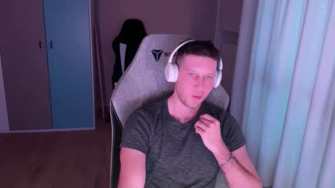 Snapshot of spaduzz chatting on March 8, 4:00 pm spaduzz online show from March 8, 4:00 pm