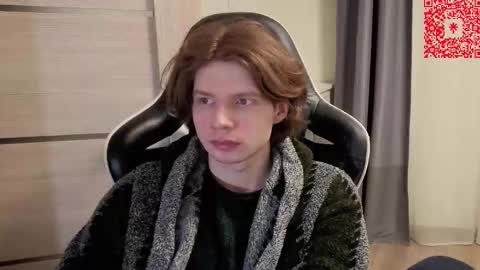 Snapshot of spaisenok chatting on January 19, 1:42 am Mike online show from January 19, 1:42 am