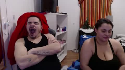 spanishcouple4255 online show from January 11, 1:10 am