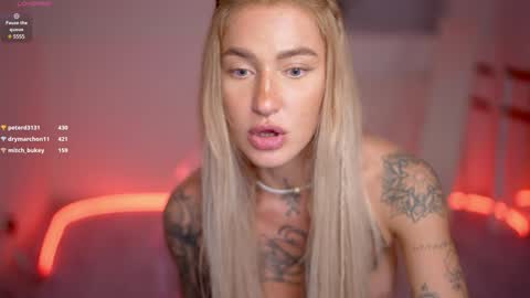 Snapshot of sparks__daisy chatting on December 1, 7:36 pm DAISY online show from December 1, 7:36 pm