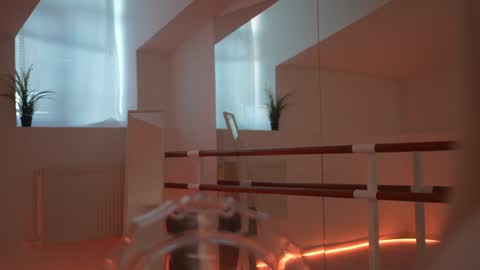 Snapshot of sparks__daisy chatting on December 13, 9:46 am DAISY online show from December 13, 9:46 am