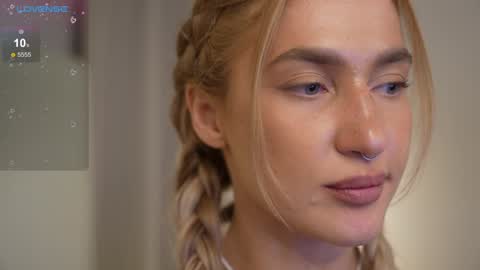 Snapshot of sparks__daisy chatting on December 22, 7:21 pm DAISY online show from December 22, 7:21 pm