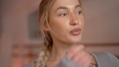 Snapshot of sparks__daisy chatting on December 26, 3:31 pm DAISY online show from December 26, 3:31 pm