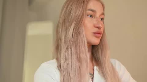 Snapshot of sparks__daisy chatting on February 16, 3:05 pm DAISY online show from February 16, 3:05 pm