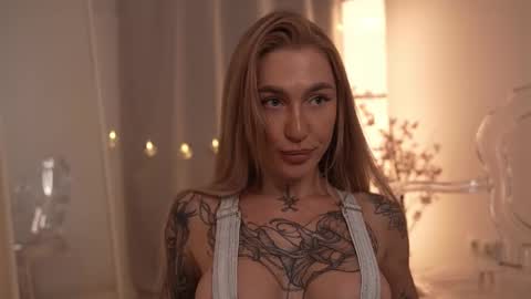 Snapshot of sparks__daisy chatting on February 18, 5:21 pm DAISY online show from February 18, 5:21 pm