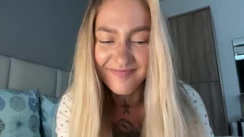 Snapshot of sparks__daisy chatting on September 11, 7:08 am DAISY online show from September 11, 7:08 am