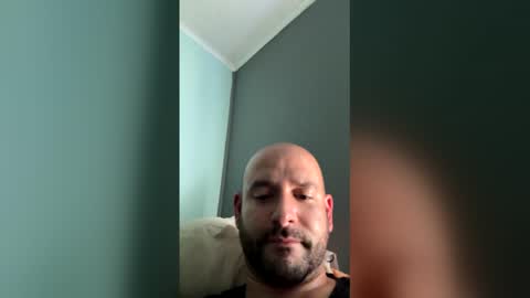 Snapshot of sparrow19909 chatting on March 7, 5:32 pm azucar lets vid snap my girl and i are horny online show from March 7, 5:32 pm