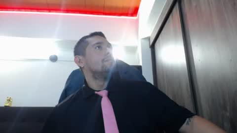 Snapshot of spartacus_cam chatting on June 30, 5:19 am online show from June 30, 5:19 am