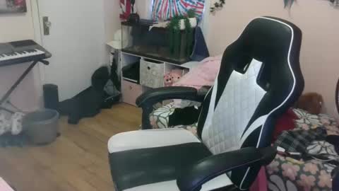 Snapshot of spawnofademon chatting on February 7, 4:03 pm spawnofademon online show from February 7, 4:03 pm