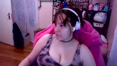 Snapshot of spawnofademon chatting on May 1, 10:42 am spawnofademon online show from May 1, 10:42 am