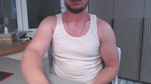 Snapshot of spb78 chatting on December 19, 11:35 pm Art online show from December 19, 11:35 pm