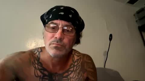 Snapshot of specter1972 chatting on December 1, 11:59 am specter1972 online show from December 1, 11:59 am