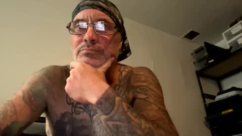 Snapshot of specter1972 chatting on December 4, 12:09 am specter1972 online show from December 4, 12:09 am