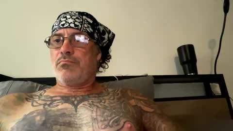 Snapshot of specter1972 chatting on December 4, 12:14 pm specter1972 online show from December 4, 12:14 pm