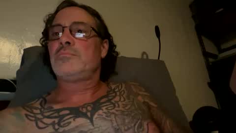 Snapshot of specter1972 chatting on January 14, 2:17 am specter1972 online show from January 14, 2:17 am