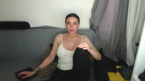 Snapshot of spicemint chatting on March 19, 2:43 pm Carla online show from March 19, 2:43 pm