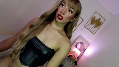 Alora online show from January 25, 5:07 am