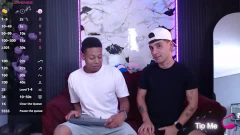 Snapshot of spicyboys_ chatting on October 8, 9:01 pm online show from October 8, 9:01 pm