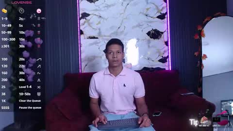 Snapshot of spicyboys_ chatting on October 18, 1:41 am online show from October 18, 1:41 am