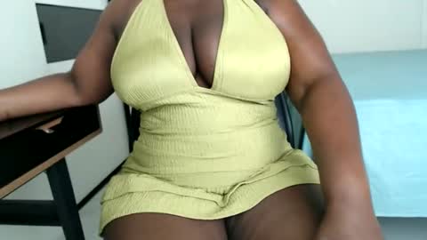 Snapshot of spicychocolatestrawberry chatting on March 2, 7:10 pm SPICYCHOCSTRAW online show from March 2, 7:10 pm