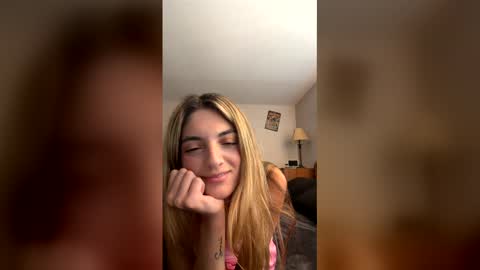 spicydiamond23 online show from May 29, 10:19 pm