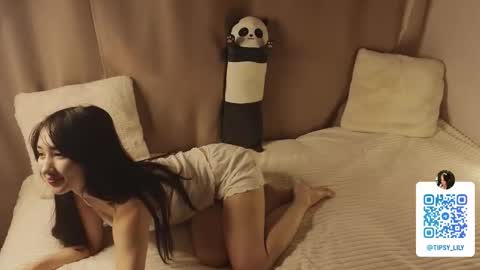 Tipsy online show from November 4, 6:18 pm