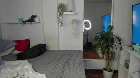 spider_baby_ online show from December 16, 12:04 am