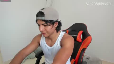 spideychill online show from June 14, 5:26 pm