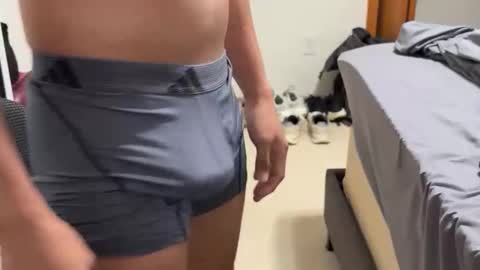 Snapshot of spideyman2093 chatting on October 25, 8:00 am spideyman2093 online show from October 25, 8:00 am