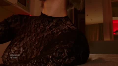 Snapshot of spiklencii chatting on February 14, 9:43 pm Elizabeth online show from February 14, 9:43 pm