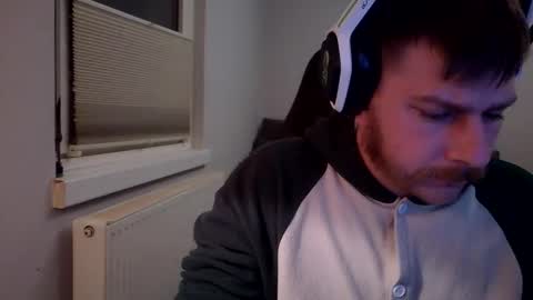 Snapshot of spikyandy chatting on February 19, 6:15 pm spikyandy online show from February 19, 6:15 pm