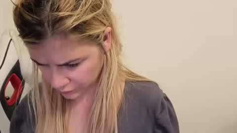 Snapshot of spiritual____ chatting on September 25, 6:22 pm FREE ONLY FANSy online show from September 25, 6:22 pm