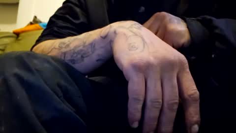 Snapshot of spitface7st907944 chatting on December 24, 11:17 am Lil blue devil online show from December 24, 11:17 am