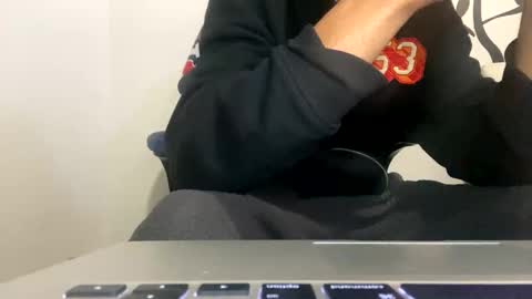 Snapshot of splash516634 chatting on January 13, 9:42 pm Twitter Toxiceli2 online show from January 13, 9:42 pm