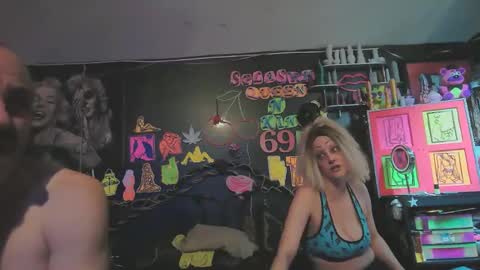 Snapshot of splashh_queen420 chatting on April 4, 12:31 am Daddy His Splash Queen online show from April 4, 12:31 am