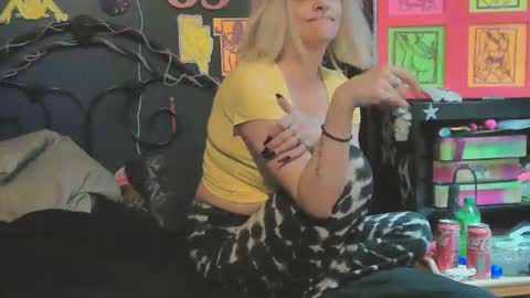 Snapshot of splashh_queen420 chatting on April 4, 10:51 pm Daddy His Splash Queen online show from April 4, 10:51 pm