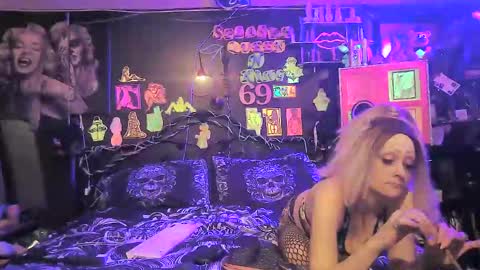 Snapshot of splashh_queen420 chatting on April 12, 4:50 am Daddy His Splash Queen online show from April 12, 4:50 am