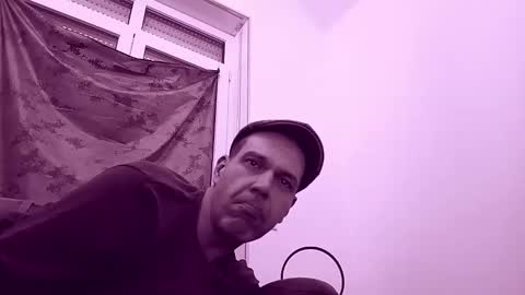 Snapshot of spliffray chatting on May 1, 4:28 am spliffray online show from May 1, 4:28 am