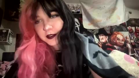 Snapshot of spookysanrihoe chatting on September 19, 2:40 pm Pixie online show from September 19, 2:40 pm