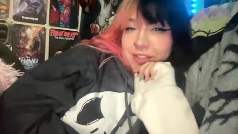 Snapshot of spookysanrihoe chatting on October 8, 2:58 pm Pixie online show from October 8, 2:58 pm