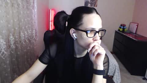 Tips are the best compliment to a woman online show from February 19, 8:10 am