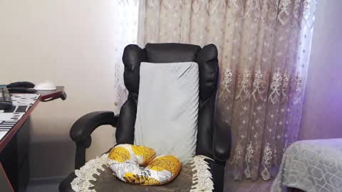 Tips are the best compliment to a woman online show from April 6, 8:26 am