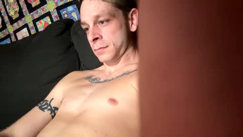 Snapshot of spotlight19955 chatting on January 8, 3:40 am TN stuf online show from January 8, 3:40 am