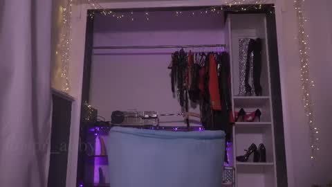 Snapshot of spr_abby chatting on February 11, 4:35 pm Abby online show from February 11, 4:35 pm