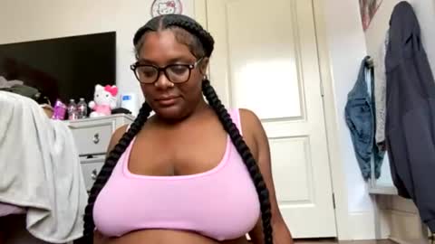 spreadthatassssssssss online show from July 4, 11:33 pm