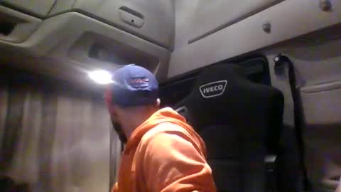 spyco82 online show from November 24, 6:07 pm