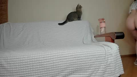 Amelia online show from April 12, 5:29 pm