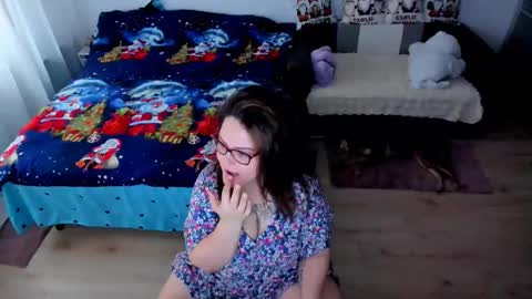 Snapshot of squirt_kimmm chatting on November 27, 9:44 am Kim online show from November 27, 9:44 am