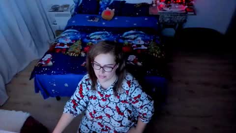 Snapshot of squirt_kimmm chatting on December 22, 2:14 pm Kim online show from December 22, 2:14 pm