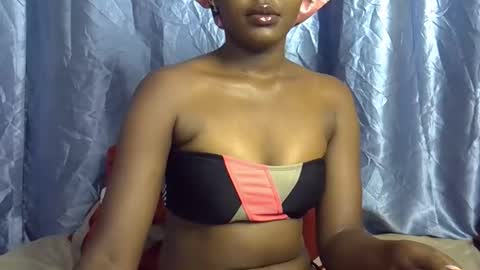 Snapshot of squirt_quueen chatting on February 21, 2:23 am squirt_quueen online show from February 21, 2:23 am